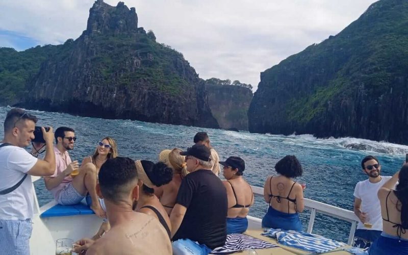 Barco do Salviano Passeio em Fernando de Noronha