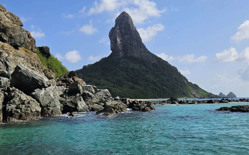 Lancha da Odete no Mar em Fernando de Noronha