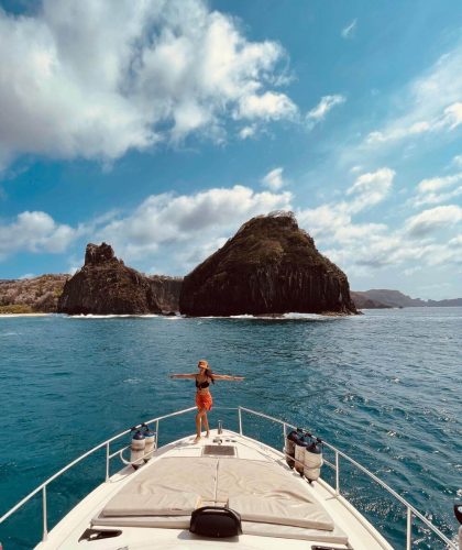 Lancha do Luiz com Turista em Fernando de Noronha