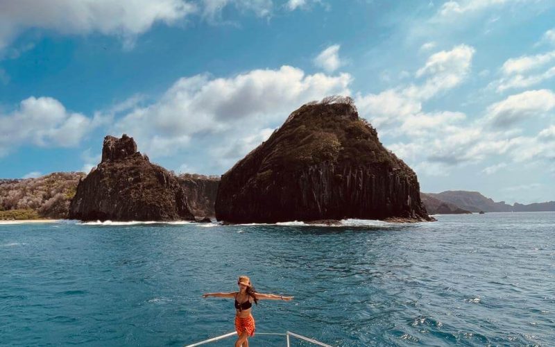 Lancha do Luiz com Turista em Fernando de Noronha