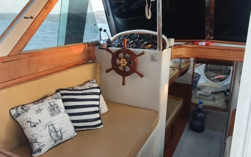 Lancha do Wendell Interior no Mar em Fernando de Noronha