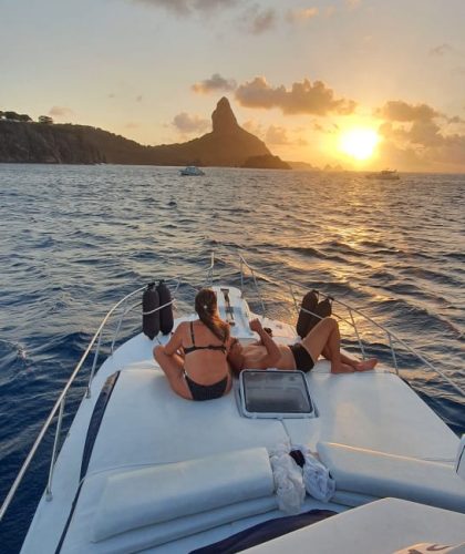 Lancha do Wendell Por do Sol no Mar em Fernando de Noronha